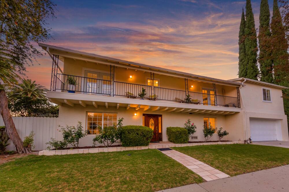 Photo of Outdoor in Canoga Park