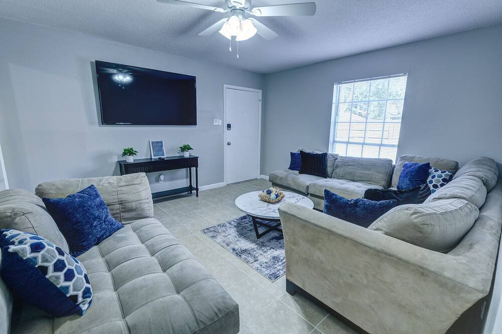 Photo of Livingroom in Hannon Park