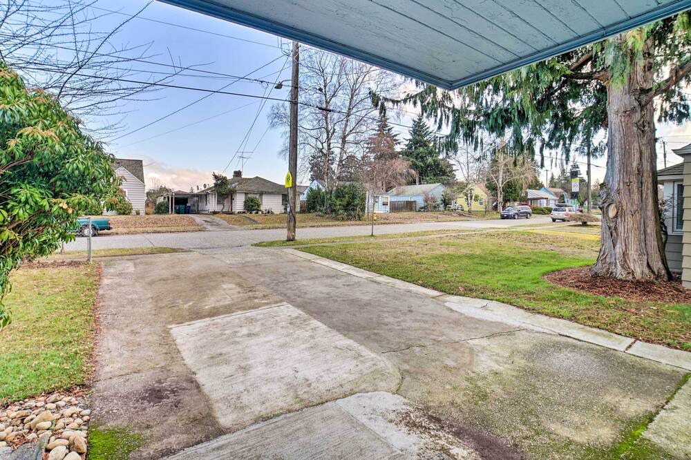 Photo of Others in Bryn Mawr-Skyway