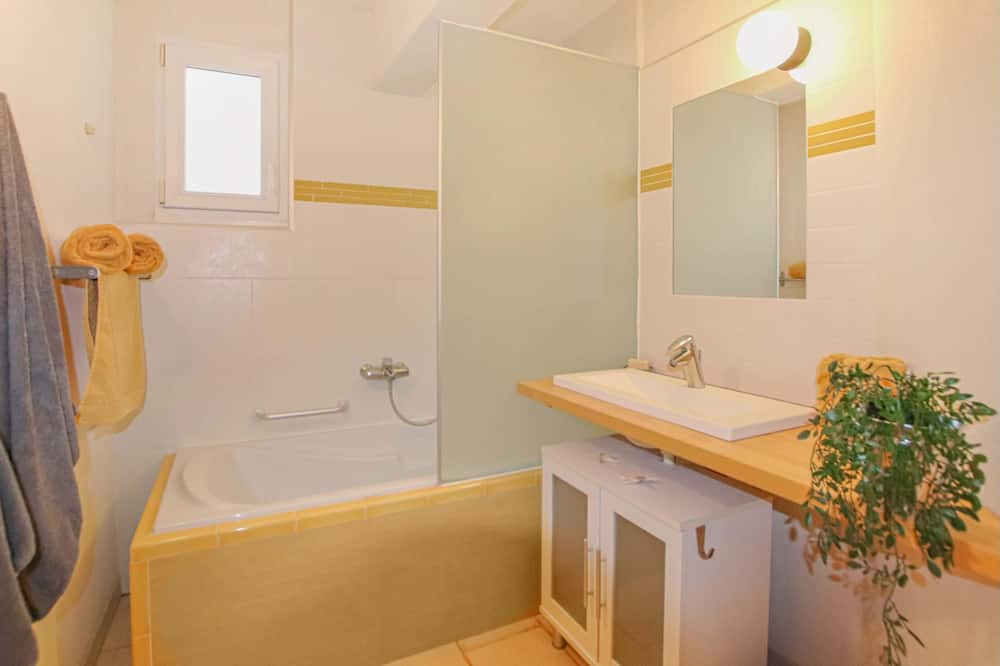 Photo of Bathroom in Saint-Martin-d'Ardeche
