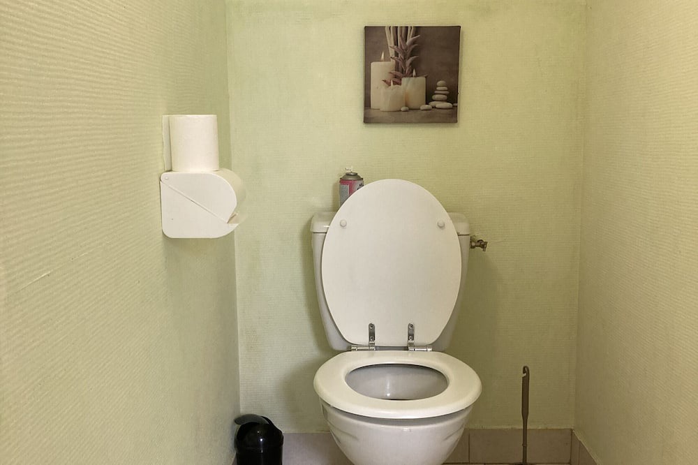 Photo of Bathroom in Girondelle