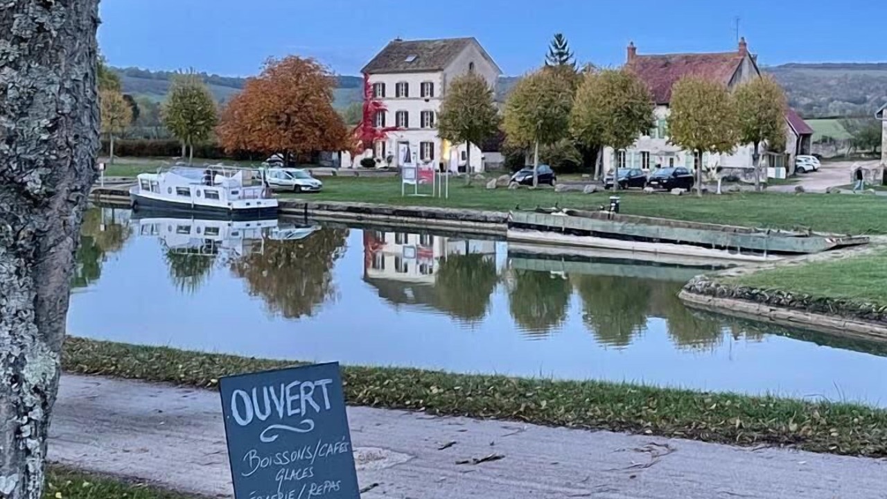 Photo of Livingroom in Clamerey