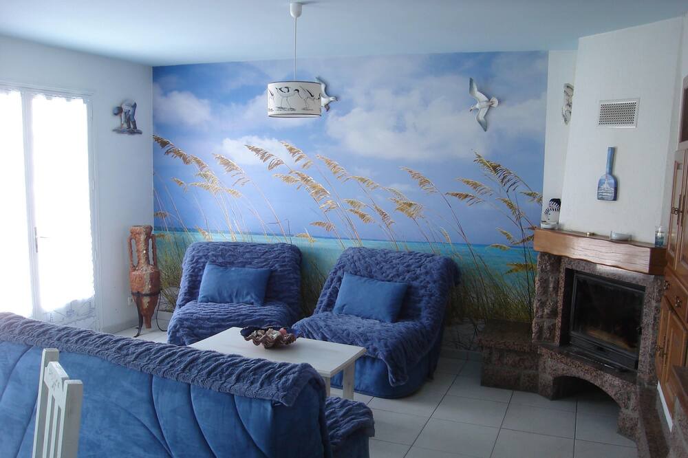 Photo of Bedroom in LʼIle-dʼOlonne