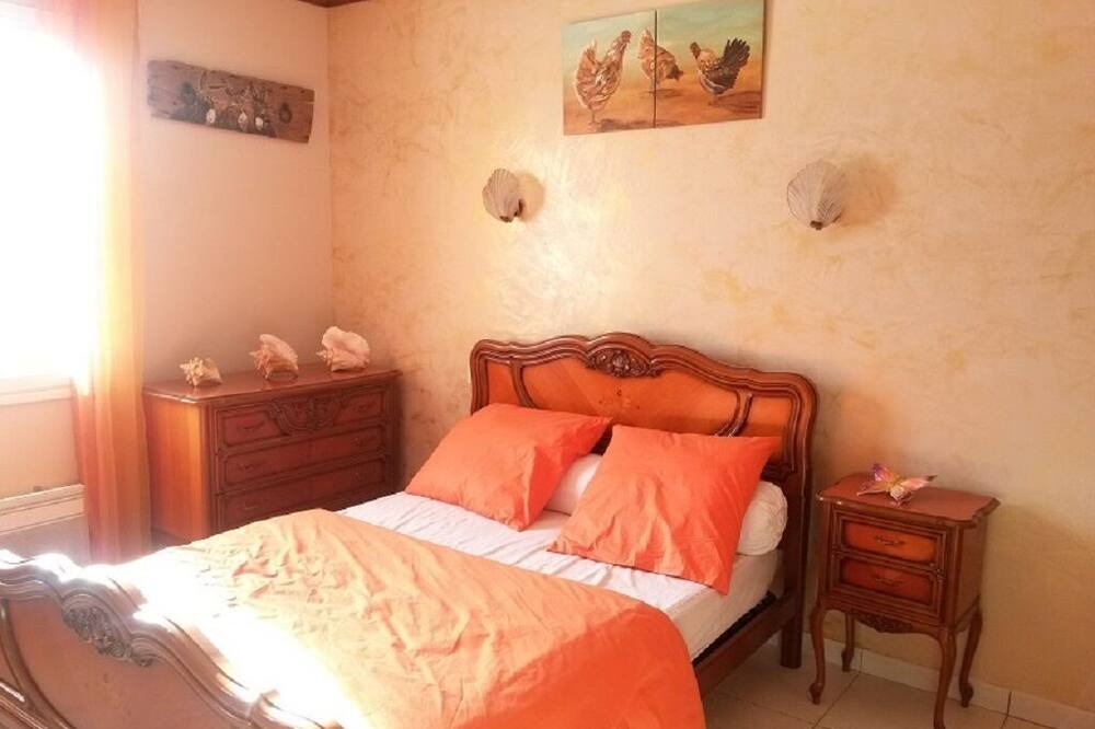 Photo of Bedroom in LʼIle-dʼOlonne