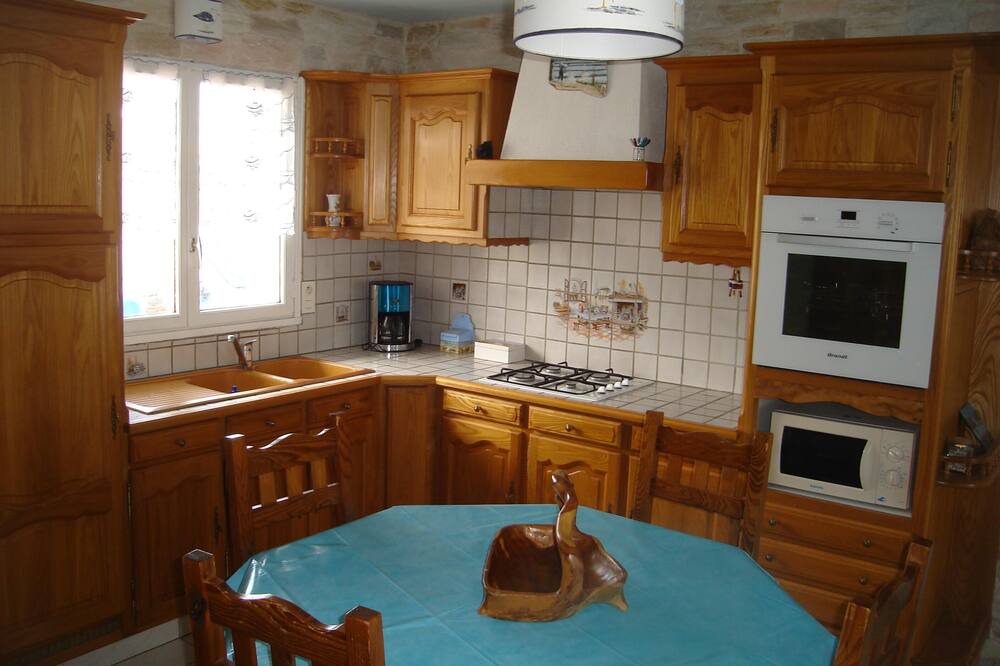 Photo of Kitchen in LʼIle-dʼOlonne