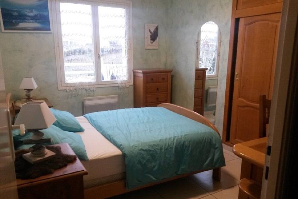 Photo of Bedroom in LʼIle-dʼOlonne