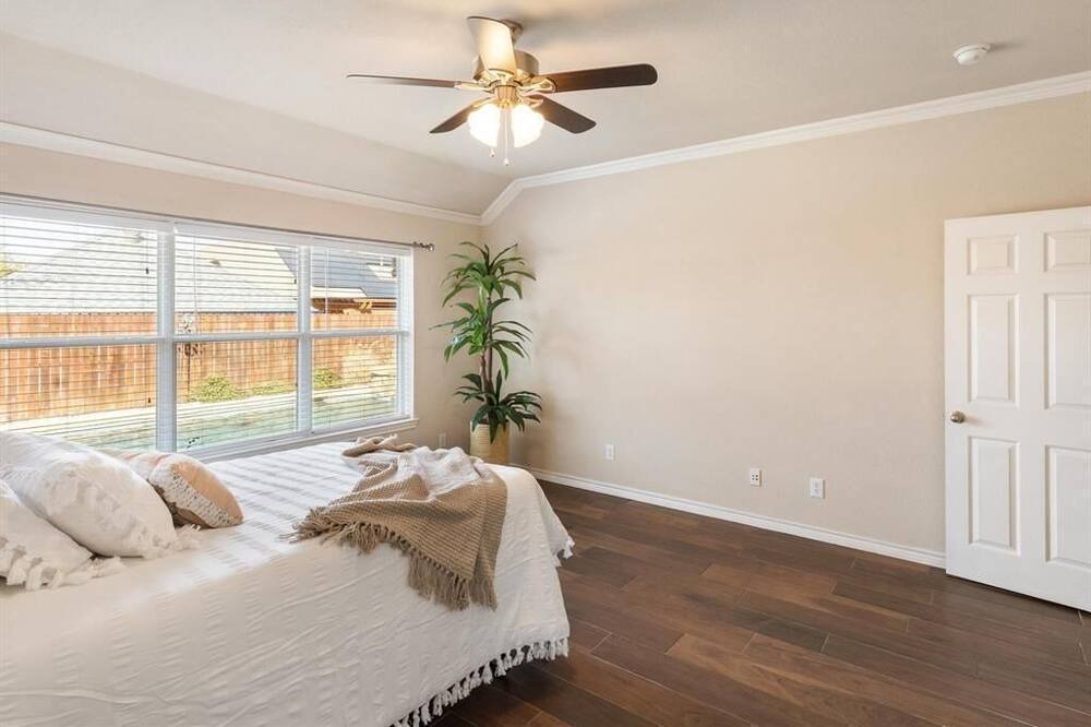 Photo of Bedroom in Burleson