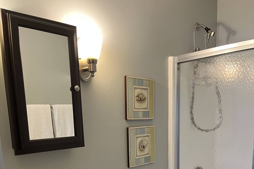 Photo of Bathroom in Dale