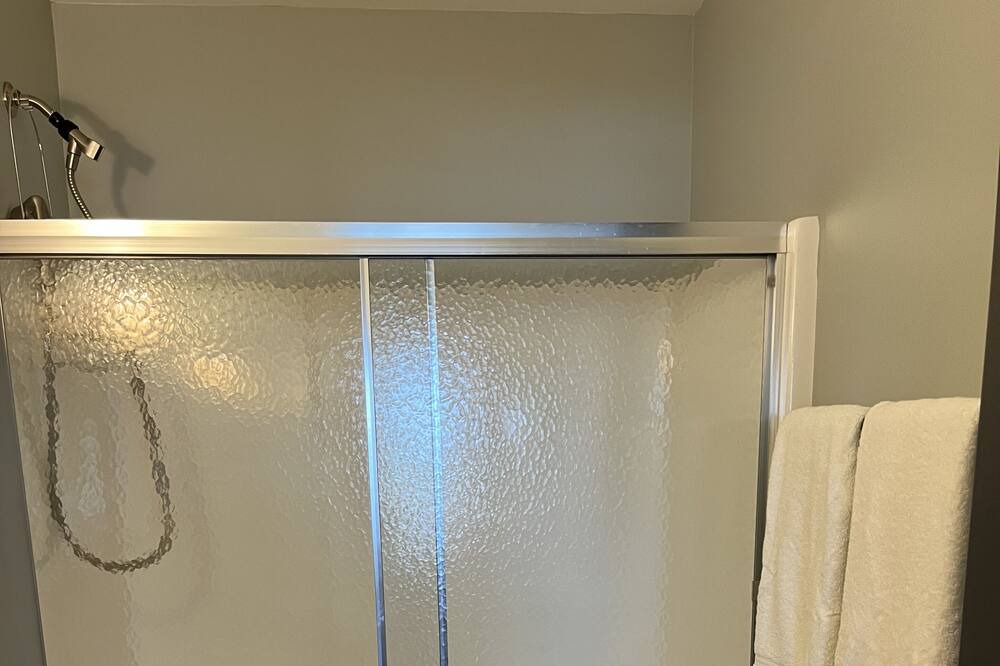 Photo of Bathroom in Dale