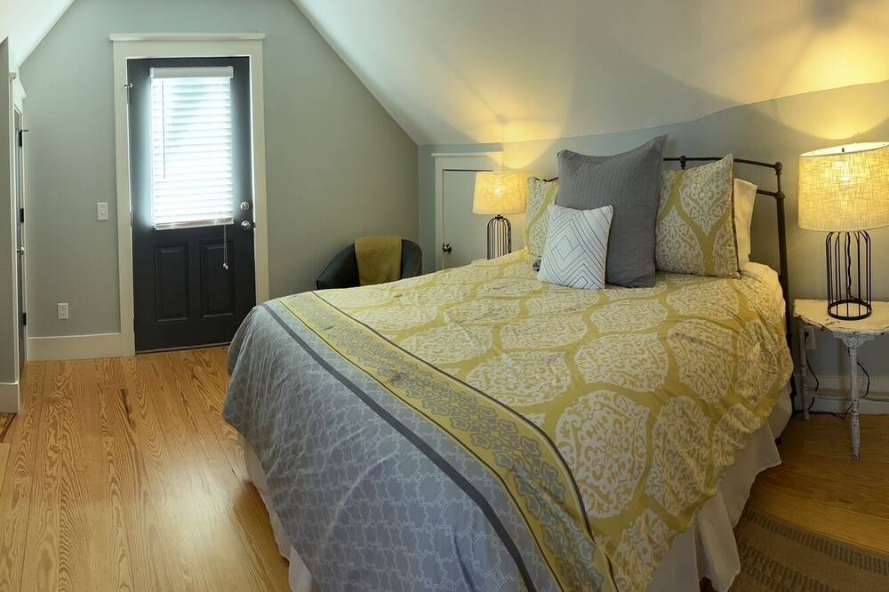 Photo of Others in Dale