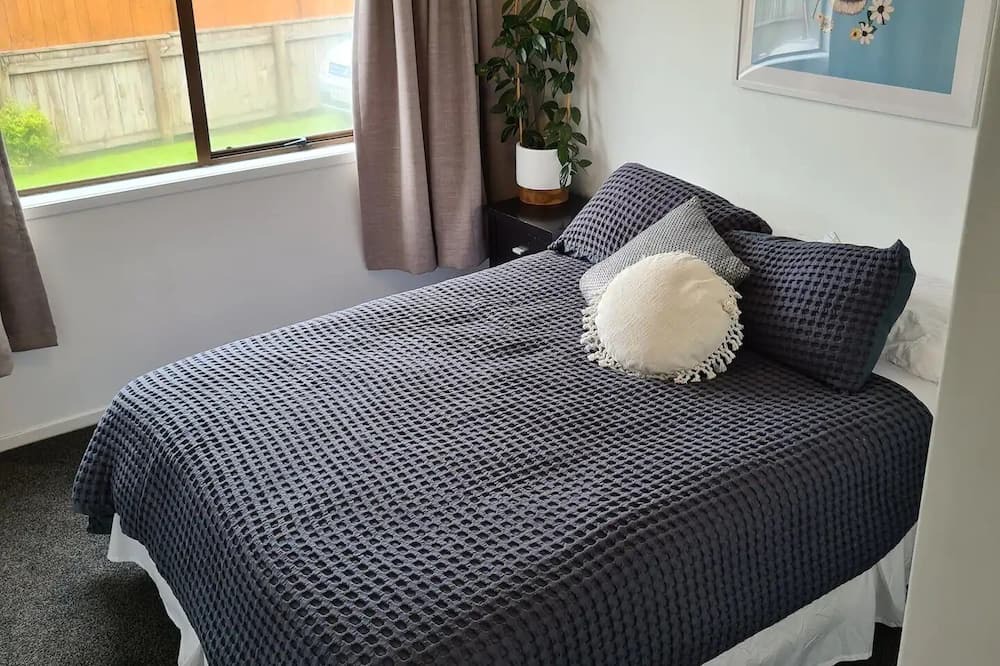 Photo of Bedroom in Pukehangi