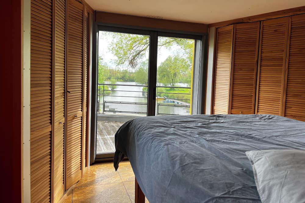 Photo of Bedroom in Tosny