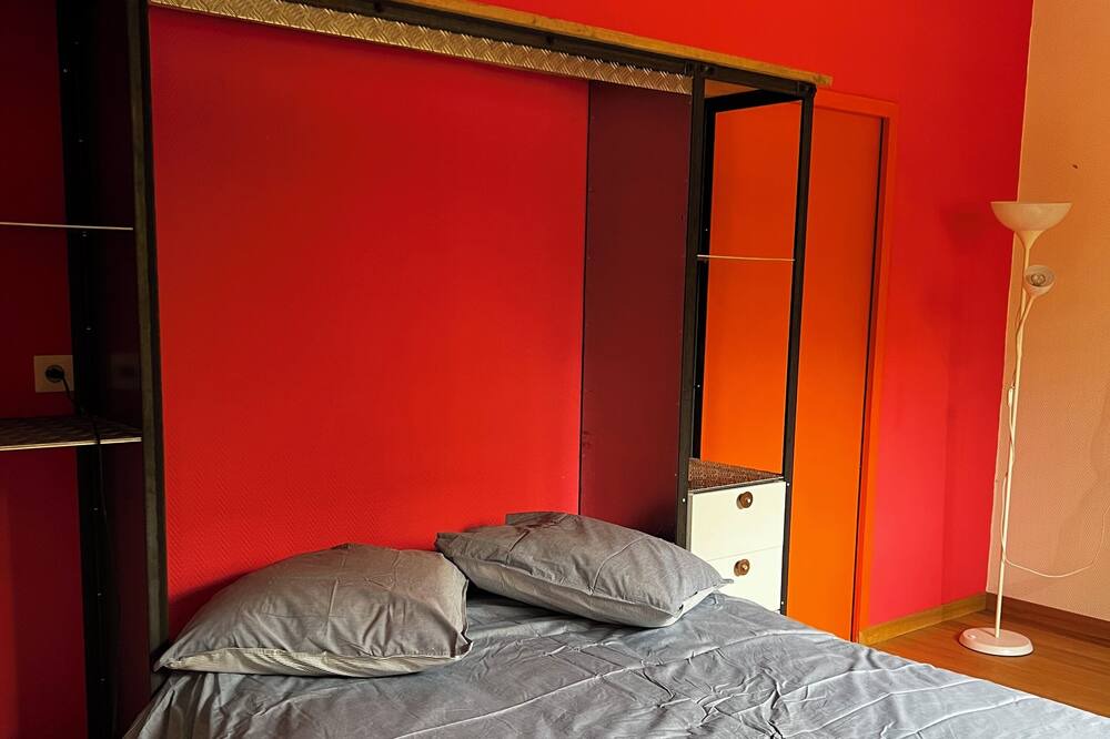 Photo of Bedroom in Tosny