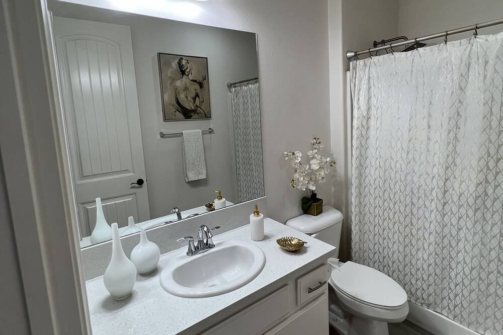 Photo of Bathroom in Moreno Valley