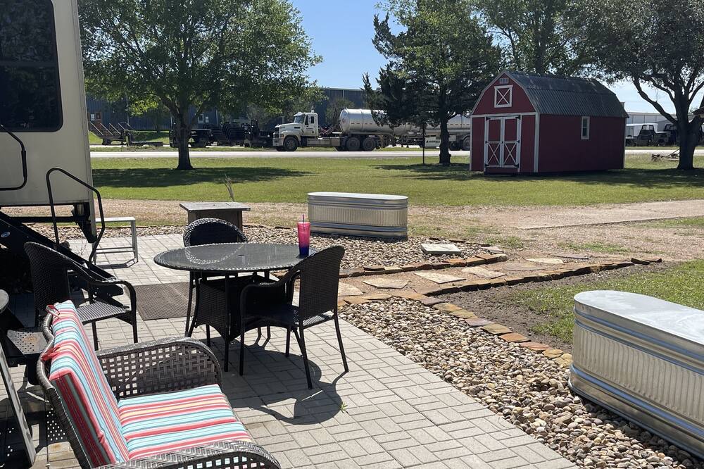Photo of Outdoor in Shiner