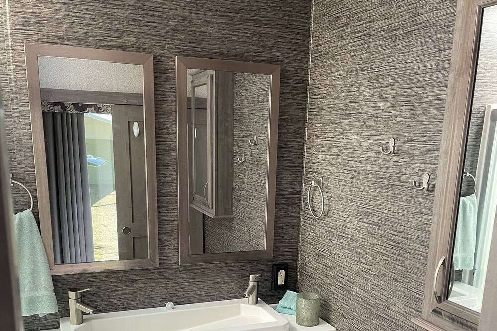 Photo of Bathroom in Shiner