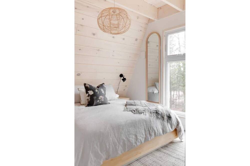 Photo of Bedroom in Thorne
