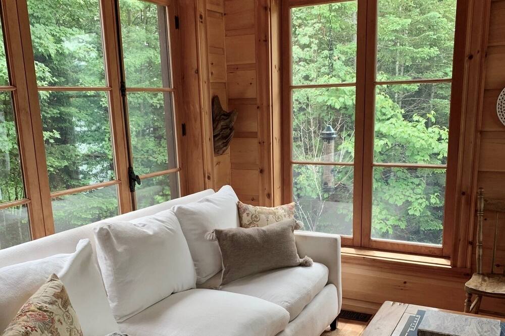 Photo of Livingroom in Lac-Tremblant-Nord