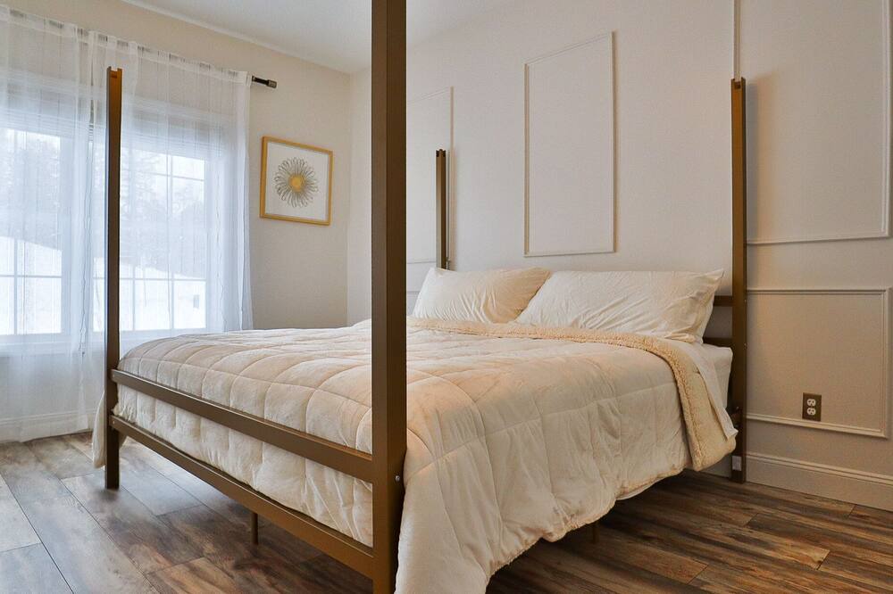 Photo of Bedroom in West Glens Falls