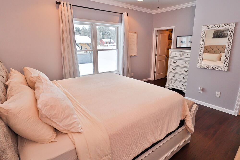 Photo of Bedroom in West Glens Falls