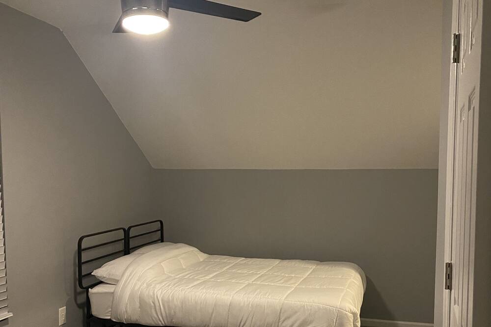 Photo of Bedroom in Southeast Raleigh
