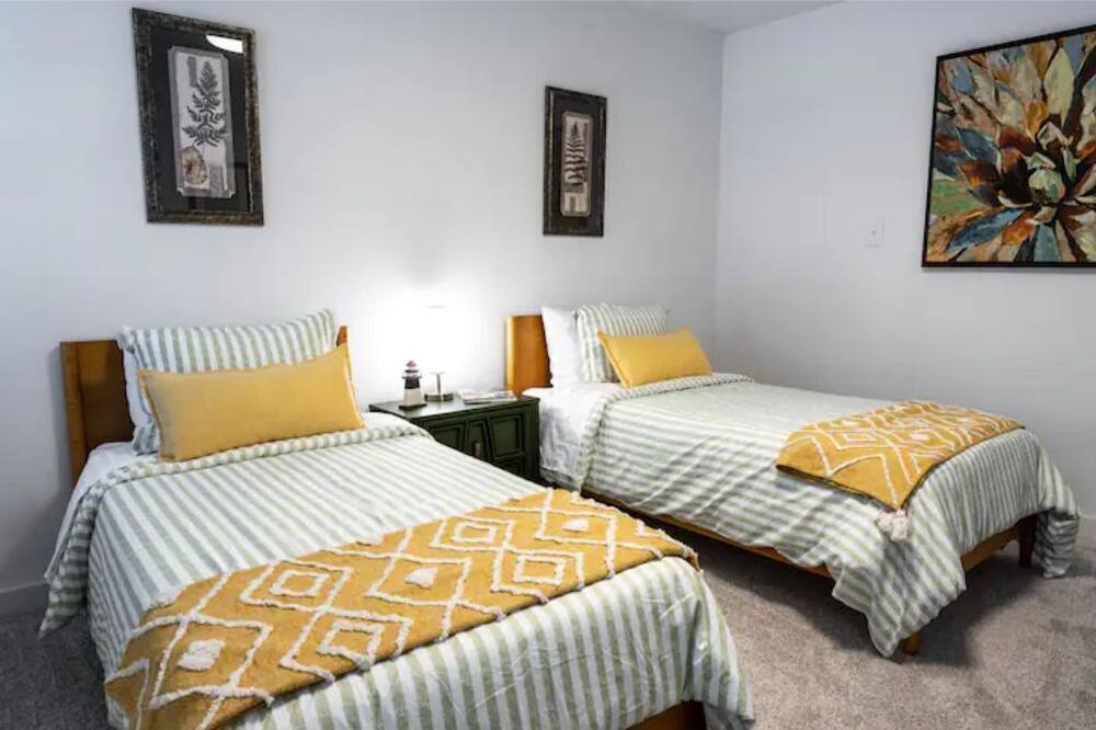 Photo of Bedroom in Town of Pines
