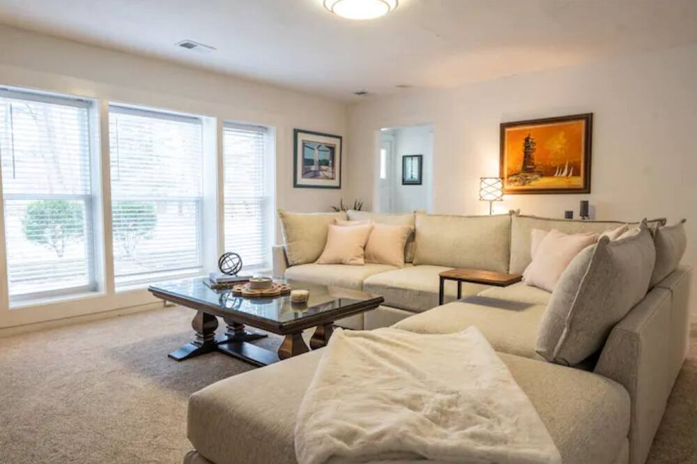 Photo of Livingroom in Town of Pines