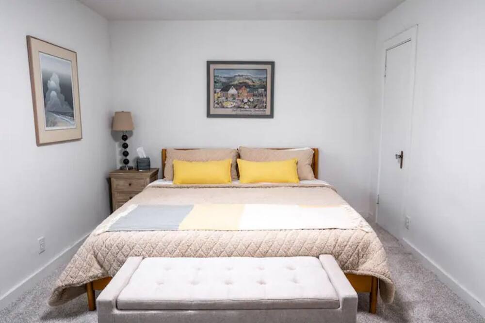 Photo of Bedroom in Town of Pines