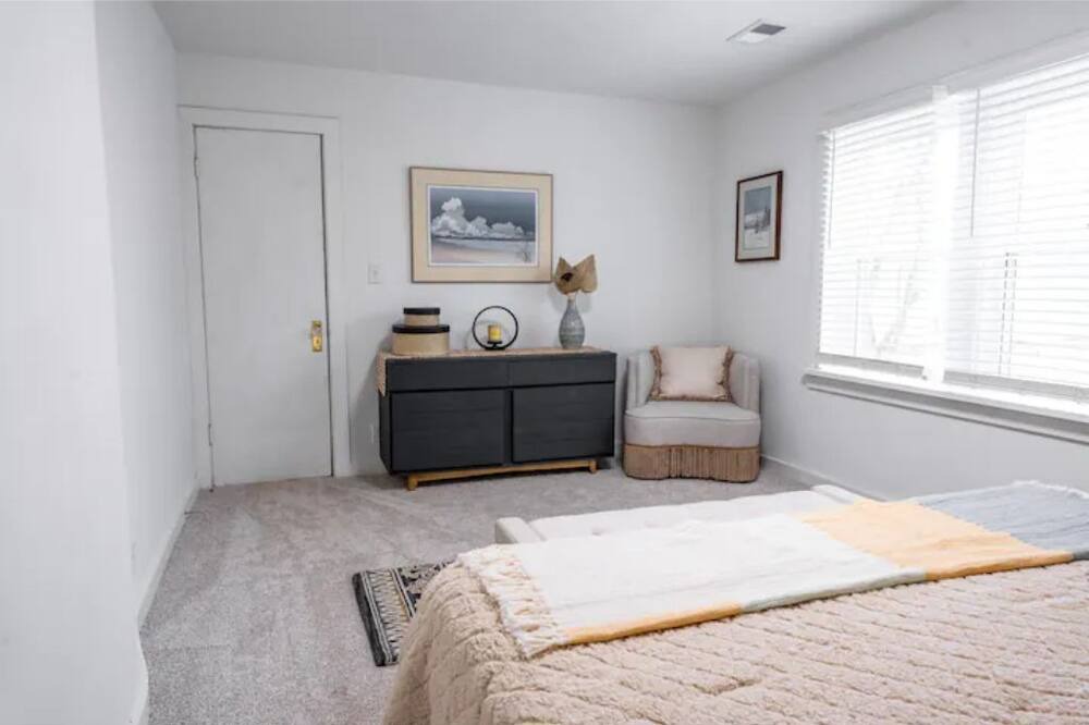 Photo of Bedroom in Town of Pines
