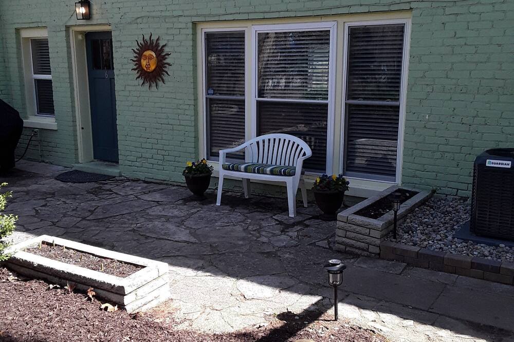 Photo of Patio Balcony in Town of Pines