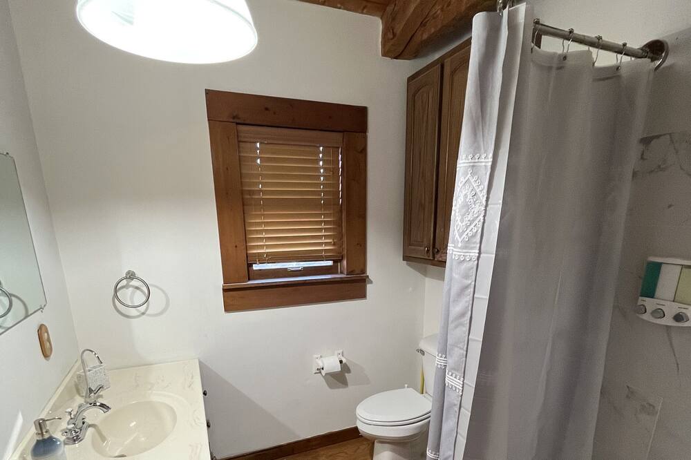 Photo of Bathroom in Bean Station
