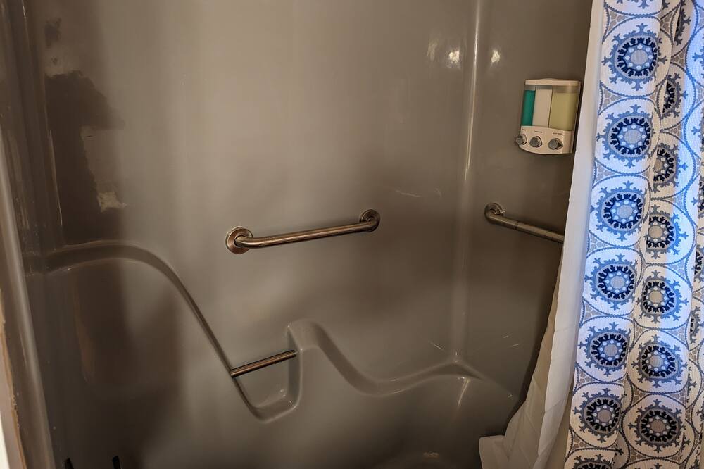 Photo of Bathroom in Bean Station