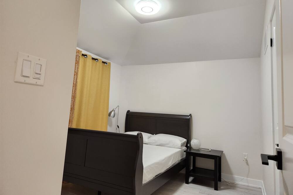 Photo of Bedroom in Jacksons Point