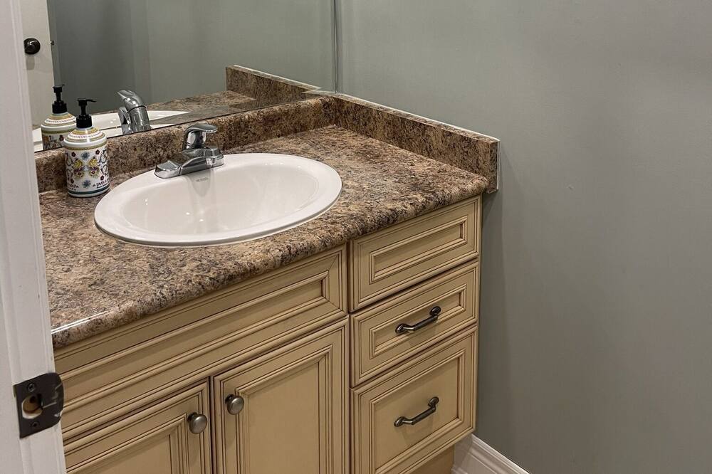 Photo of Bathroom in Victoria Harbour