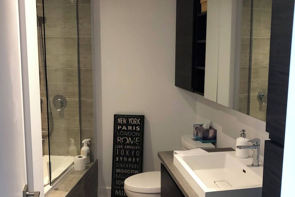 Photo of Bathroom in Rosemont-La Petite-Patrie