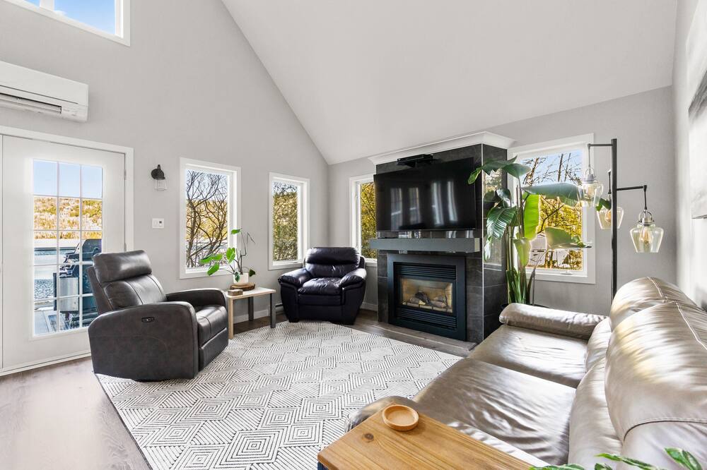 Photo of Livingroom in Val-des-Bois
