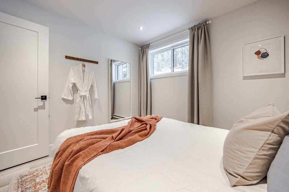 Photo of Bedroom in Pine Hill