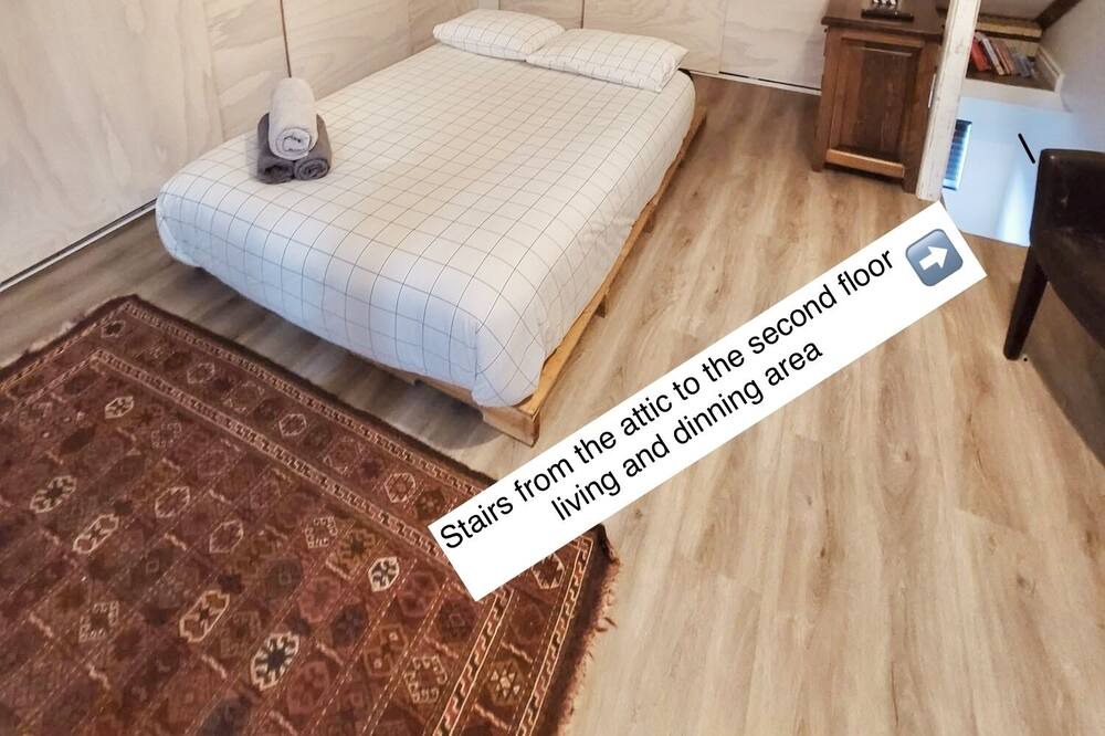 Photo of Bedroom in Oakwood Village
