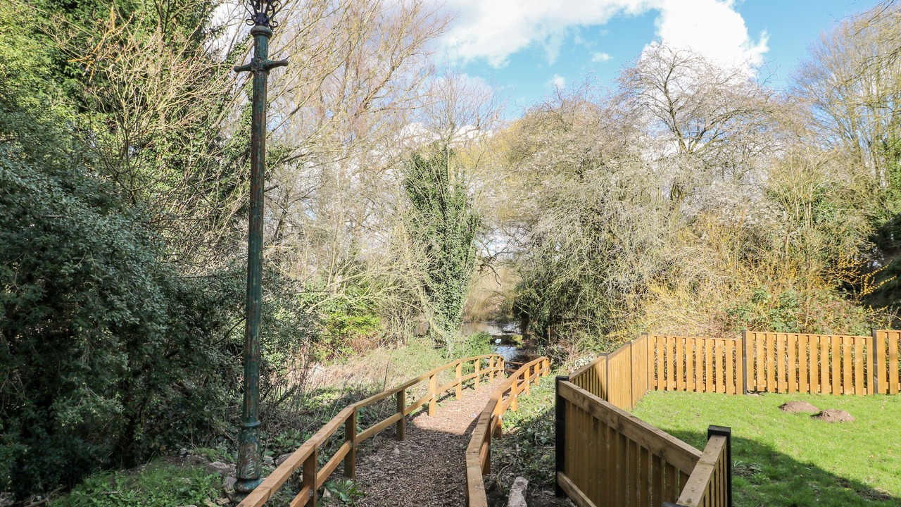 Photo of Others in Mansfield