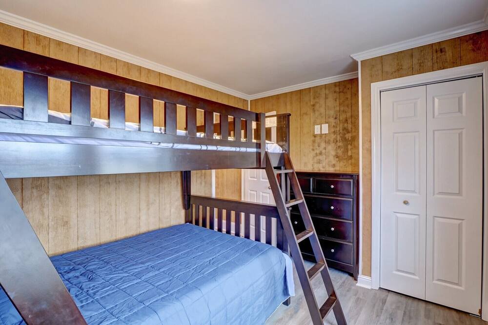 Photo of Bedroom in Ocean City Beach