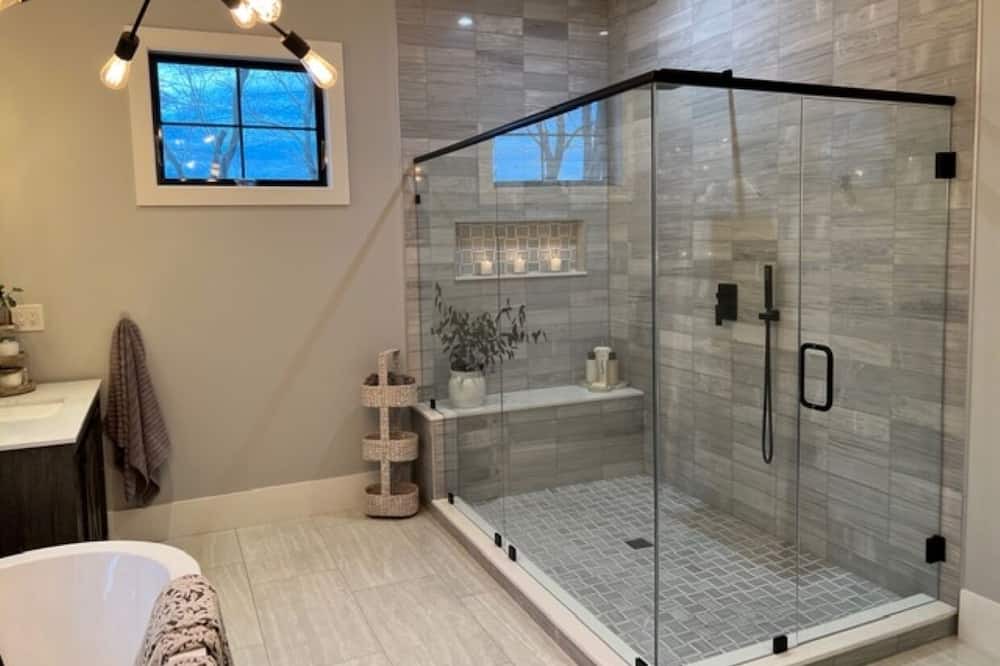 Photo of Bathroom in Aquebogue