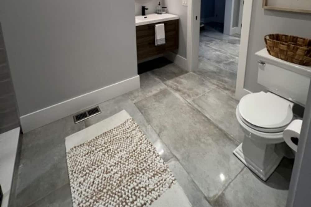 Photo of Bathroom in Aquebogue