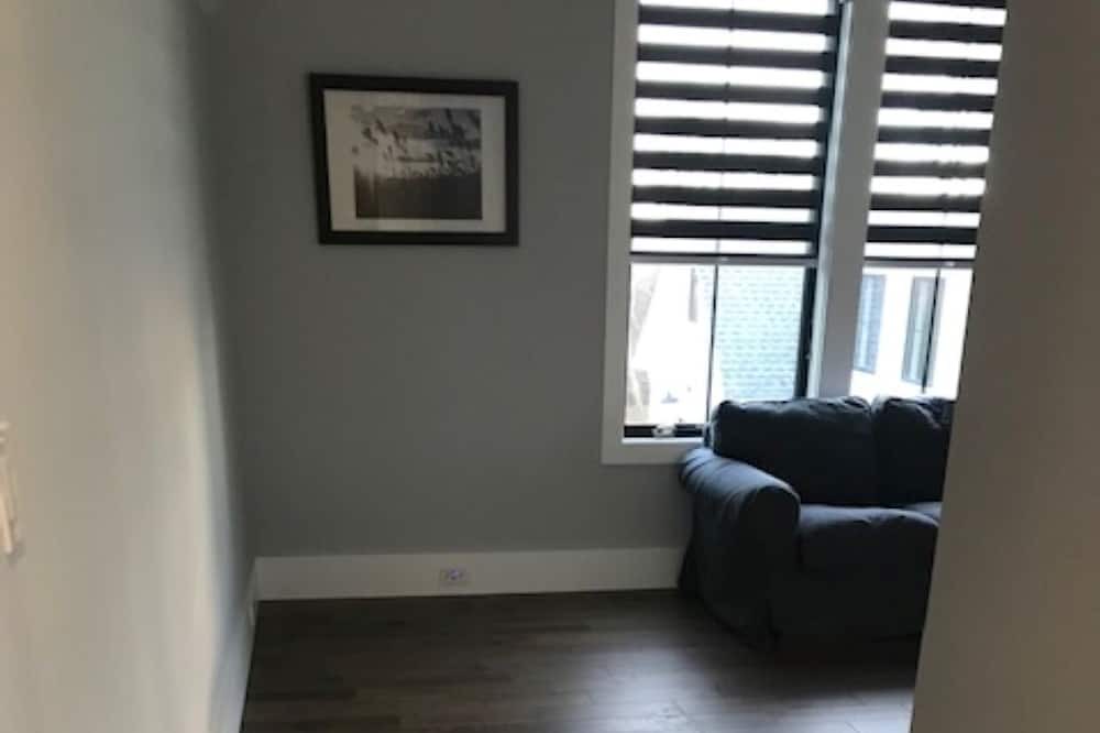 Photo of Bedroom in Aquebogue