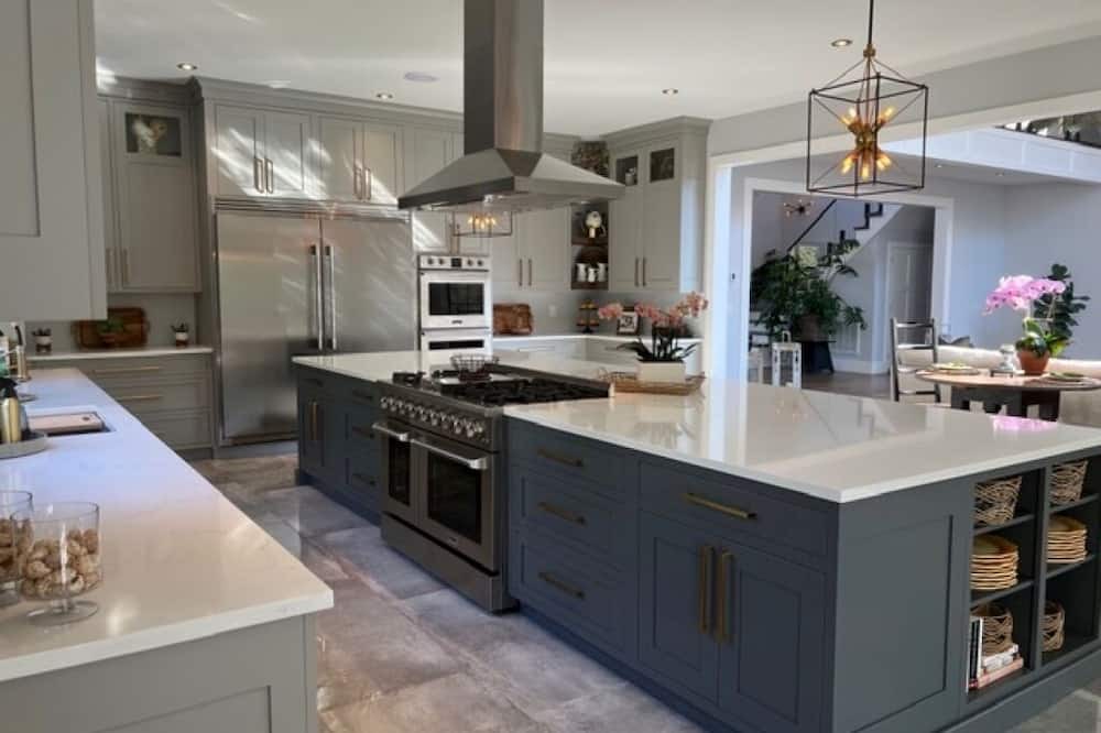 Photo of Kitchen in Aquebogue