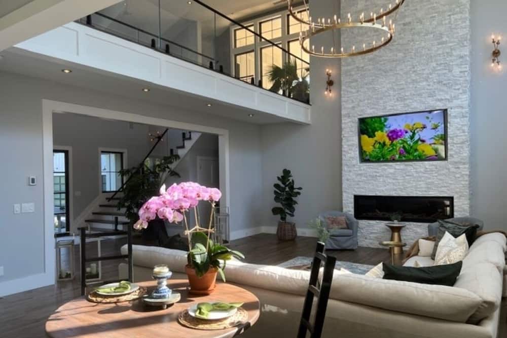 Photo of Others in Aquebogue