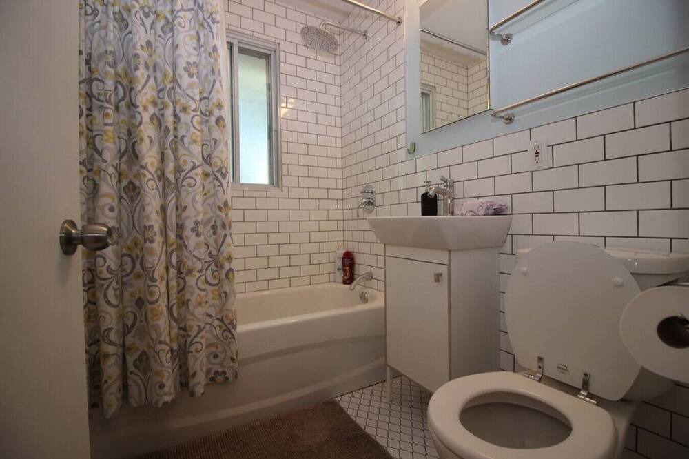 Photo of Bathroom in Dorval