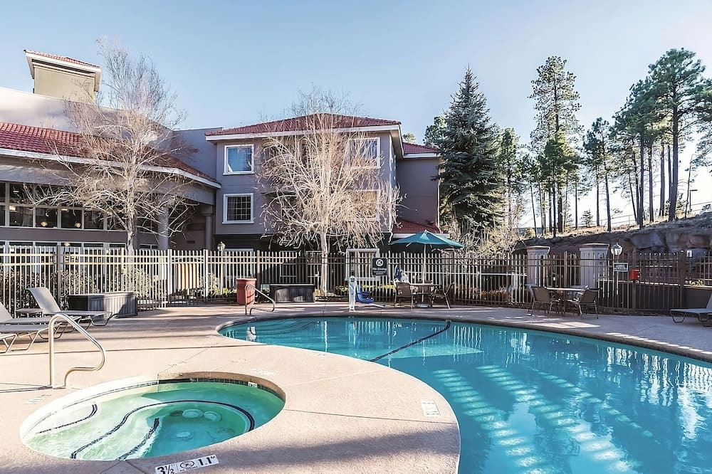 Photo of Outdoor in Woodlands Village