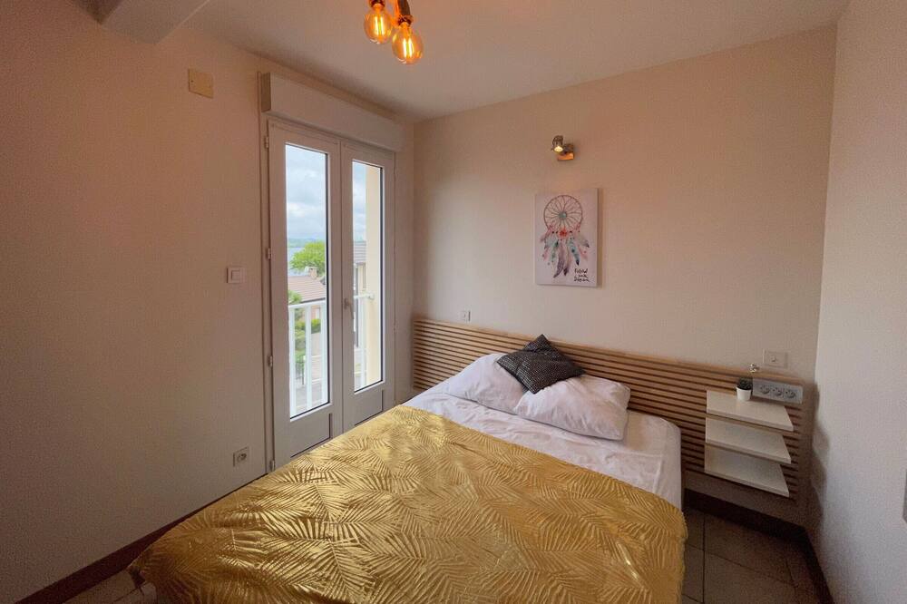 Photo of Bedroom in Salles-Curan