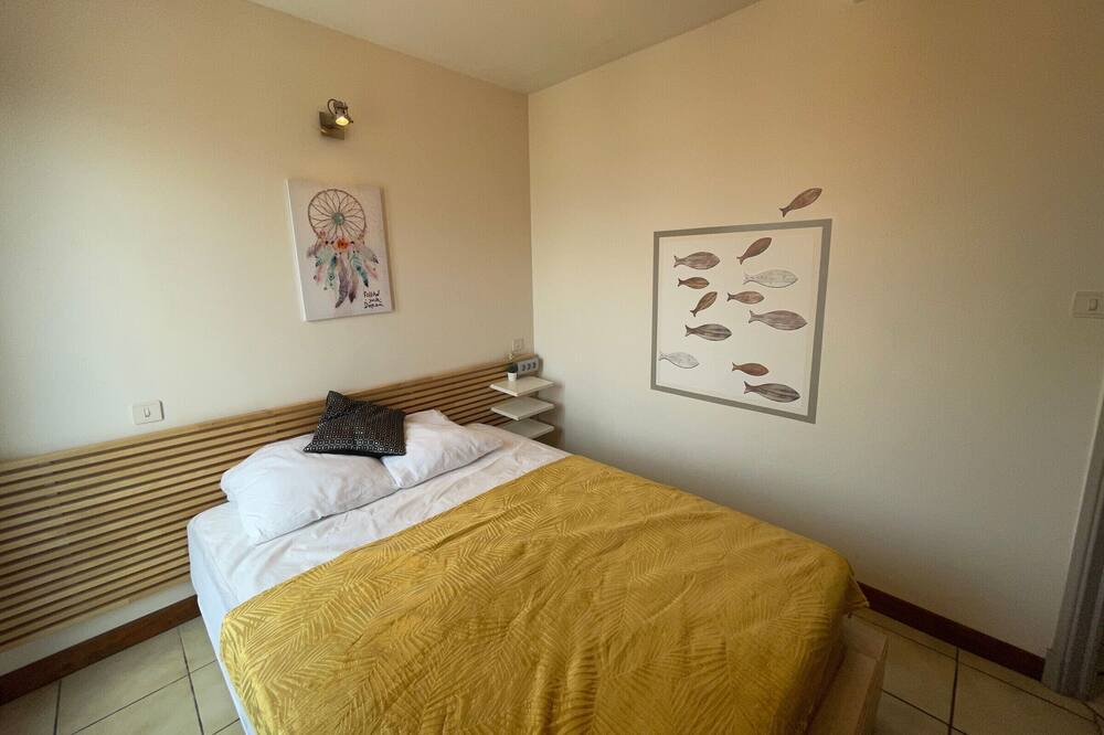 Photo of Bedroom in Salles-Curan