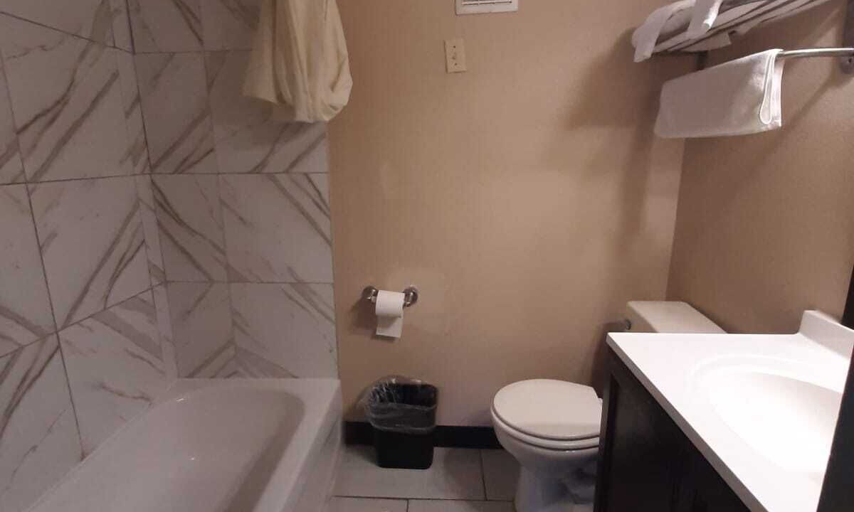 Photo of Bathroom in Hannibal